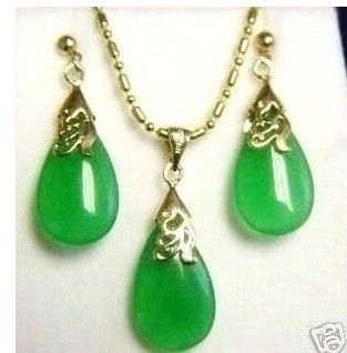 Jewelry Green Jade Pendant Necklace Earring Set