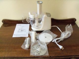 signature gourmet deluxe food processor with chute