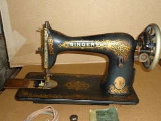 Vintage Antique Singer Sewing Machine 1911 Model 15
