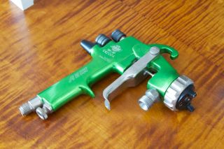 Asturo Green ECO Pressure Feed Spray Gun w/1.3 tip (retails new for $