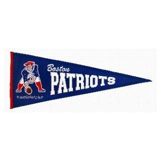 Size 2, Number 0 Signal Pennant w/ Grommets Sports