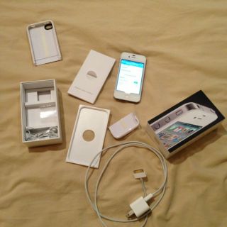 Apple iPhone 4 8GB White AT T Smartphone in Cell Phones & Smartphones