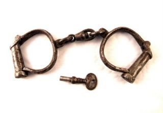 Antique Hiatt 33 7 Early 1900s Iron Police Handcuffs Key 24cm Long