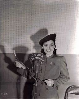 Spectacular Lena Horne 1943 Photo