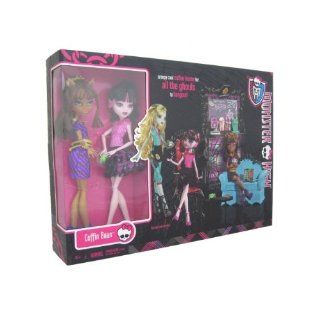 Monster High Exclusive Clawdeen Wolf and Draculaura Coffin
