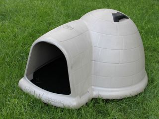 Extra Large Dog House, Igloo shaped, Fits very large dogs or several