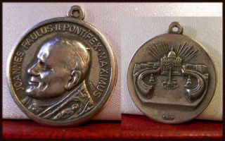 ITALIE,   JEAN PAUL II, médaille commémorative en métal argenté