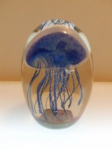Dynasty Glass Jellyfish 4 Glow Paper Weight Paperweight Figural