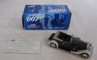 Johnny Lightning James Bond 007 015 Chrysler Licensed 2002  