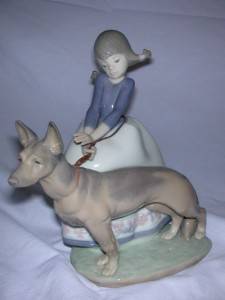 Lladro not So Fast 1533 Mint Dog Pulling Girl  