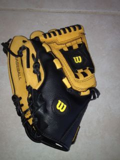 New Wilson 11 Baseball Glove AO352 Left Handed Thrower