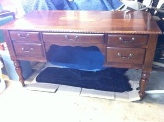 Finish Wood Desk Amazing Top and Legs 4 Drawers Center Keyboard Drawer