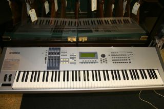 Used Yamaha Motif ES8 Keyboard Synthesizer Workstation