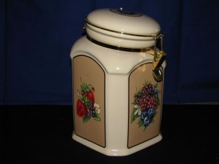 Knotts Berry Farm Ceramic Cookie Jar w Brass Clamp Closure on Lid