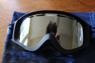 DSO Peak Snow Goggles Krystal Gray Frame Silver Flash Smoke Lens
