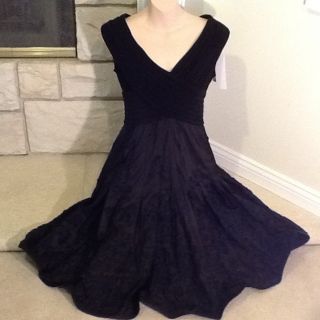 Adrianna Papell Black Cocktail Holiday Dress Full Skirt Stunning
