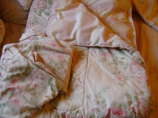 Laura Ashley Country Roses Twin Comforter Sham and Neck Roll
