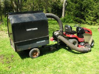 Lawn and Leaf Vacuum Craftsman w Briggs Stratton 5 HP Engine