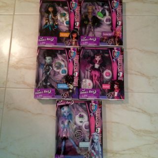 Monster High Ghouls Rule Frankie Clawdeen Cleo Draculaura Abbey
