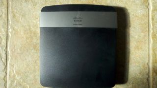 Linksys E2500 300 Mbps 4 Port 10 100 Wireless N Router 