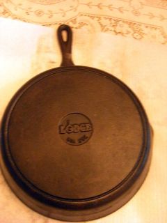 LODGE CAST IRON FRYING PAN 8SK USA 107 8 WIDE FROM SPOUT TO SPOUT 2