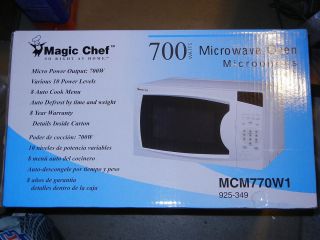 Magic Chef MCM770W 7 CU ft 700 Watt Microwave with Digital Touch White