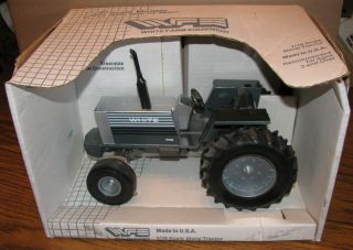 White Farm Equipment Tractor 1 16 Scale Models 115 0400 Ertl WF Die