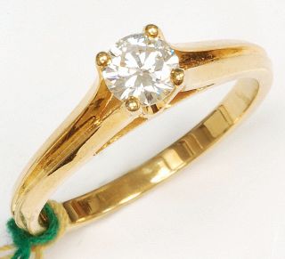 18K Gold Solitaire Diamond Ring 0 39 Carat