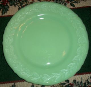 McKee Dinner Plate Jadeite Laurel