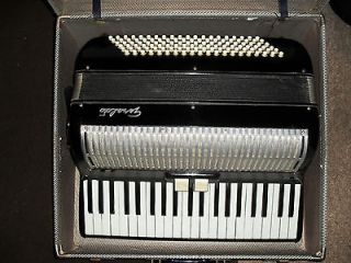 GERALDO 120 BASS PIANO ACCORDION WITH CASE PLAYS WONDERFULLY