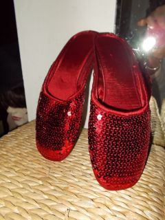 NWOT~Womens Slipper RUBY RED SEQUINED Shoes Fancy ~6~L@@K~my Dorothy