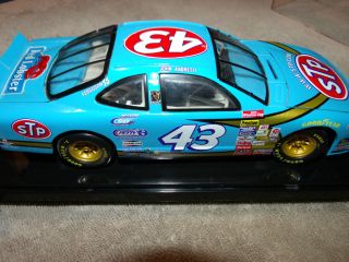 STP / RED LOBSTER   JOHN ANDRETTI 124 DIECAST RACE CAR WITH DISPLAY