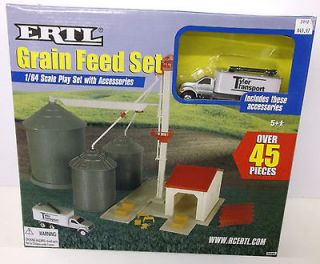 ERTL 1/64 SCALE GRAIN FEED SET PLAYSET WITH ACCESSORIES PRETEND