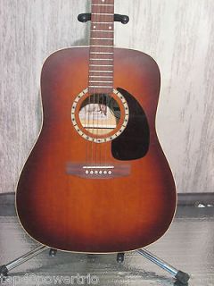 Art & Lutherie Model Cedar Acoustic Guitar w / OHSC Made In Canada