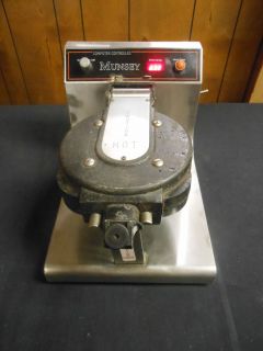 Munsey Computer Controlled Commercial Belgian Waffle Iron Maker Cooker