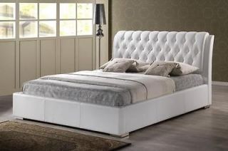 MODERN ELEGANT WHITE FAUX LEATHER QUEEN OR KING SIZE PLATFORM BED NEW