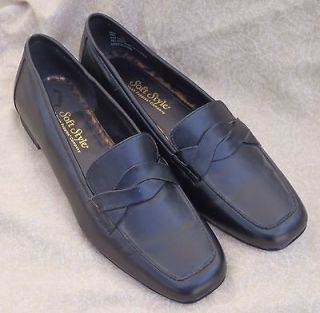 Womens 8 N~BLACK LEATHER LOAFER FLATS~Soft Style Hush Puppies