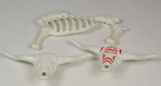 Playmobil Lot of 3 Cow Steer Skeleton Carcass bones Painted Skull