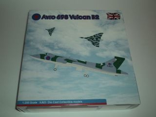Avro Vulcan B2A Bomber RAF Royal Air Force 50 Sqn Diecast Model Scale