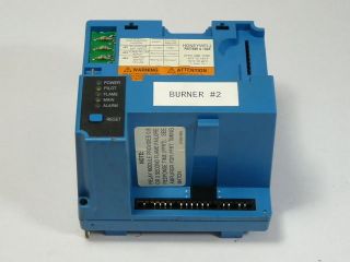 Honeywell RM7895A 1048 Burner Control 120V 50/60Hz  WOW 