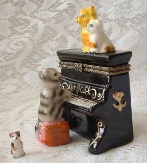 Piano Playing Gray TABBY CAT & Singing Kittens Porcelain Hinged Box