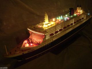 Queen mary II wooden model ship w/ flashing light 40