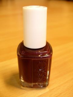ESSIE FALL 2011 CARRY ON FULL SIZE NAIL POLISH VARIOUS COLORS .