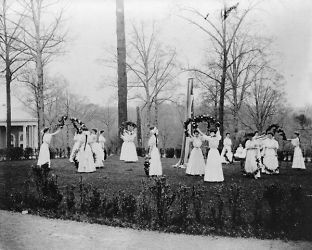 c1907 photo May Day festivities, Forest Glen, Md. Young 7111178