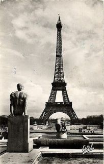 Eiffel tower France paris La tour de Eiffel statue Real photo