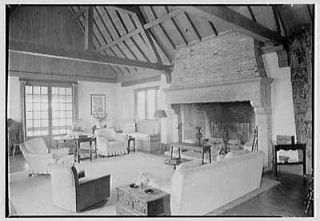 Photo Rush Sturges,reside nce in Wakefield,Rhod e Island. Living room