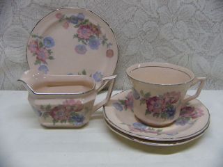 EDWIN KNOWLES CHINA*PINK/BLU E FLOWERS ON PINK*5 PIECE DISHES/CREAMER