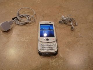 Rim Blackberry 9800 Torch at T White Good Condition 4 GB MicroSD Card