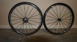 Mavic Aksium Race road wheelset wheels 700c clincher Shimano 8, 9, 10