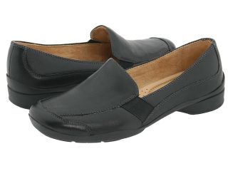 Naturalizer Nominate Womens Slip on Shoes (Black)